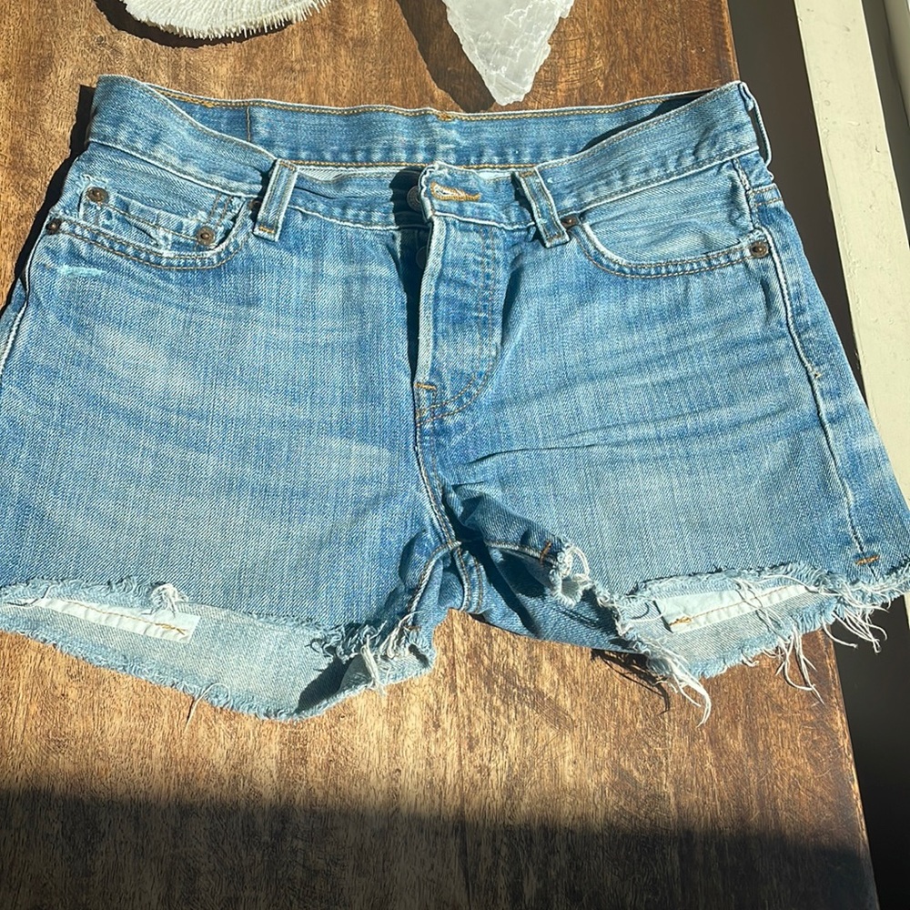 Levis 501 size 25